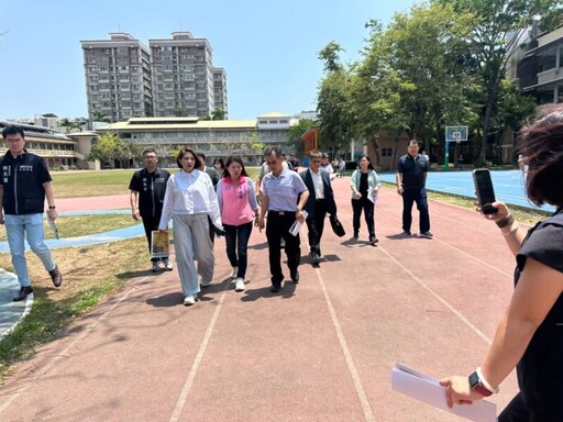 市議員李雅靜、立委陳菁徽邀官員實地勘查鳳山校園 爭取多項建設獲初步成果