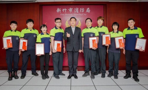 阿嬤跳舞突倒地OHCA 竹市消防局現場電擊成功搶救