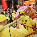 白沙屯媽祖10天9夜徒步進香啟程 「粉紅超跑」直衝北港