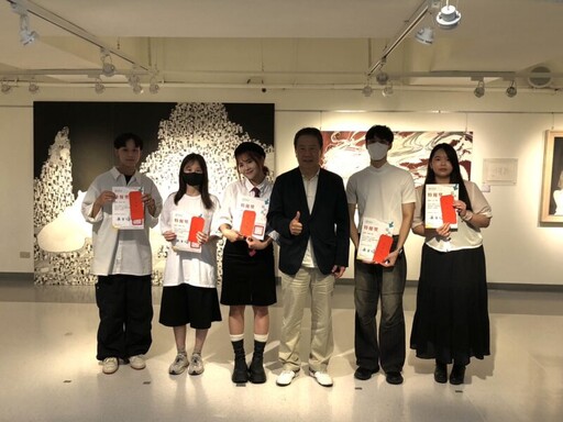 台南應用科技大學美術系114級畢業展《驀驀蒼蒼 when the light shimmer》 高雄場圓滿開幕！