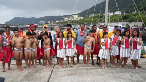 航向母親的島嶼帛琉「無私分享號」抵蘭嶼舊開元港 海委會熱情迎接