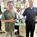 關懷迷途犬隻 竹園警聯繫主人助團圓