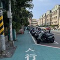 保障行人權益，高市大昌一路302巷增設停車帶保護型標線人行道