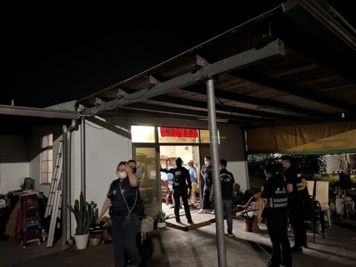 歸仁警破獲關廟天九牌賭場 破門一舉逮32人