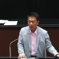 諷國民黨1+1=2要不要公投? 許智傑舉數據嗆朱立倫不敢上街連署