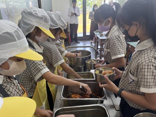 推廣臺南在地臺灣鯛 黃偉哲與學童一起共進午餐 大讚營養又美味!