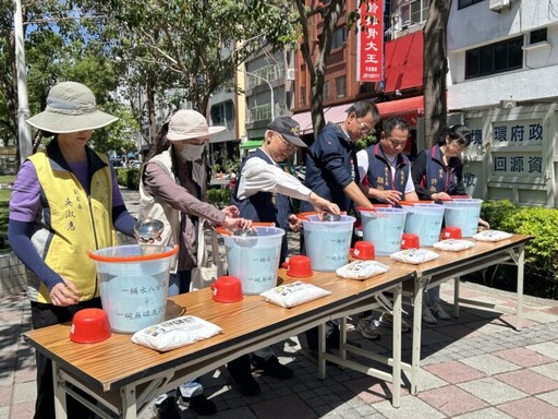 高雄市政府「防登革熱日」社區總動員暨環境大掃蕩 嚴防防梅雨季連續降雨提高登革熱風險