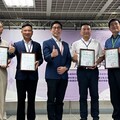 立委鍾佳濱發起第一屆教懷利他獎，推動校園利他互助精神