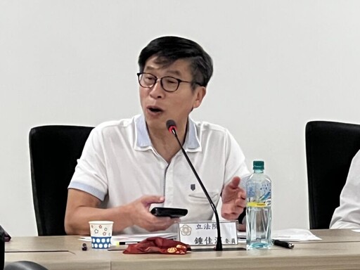 立法院財委會考察，鍾佳濱爭取屏東榮總發展成為醫學中心