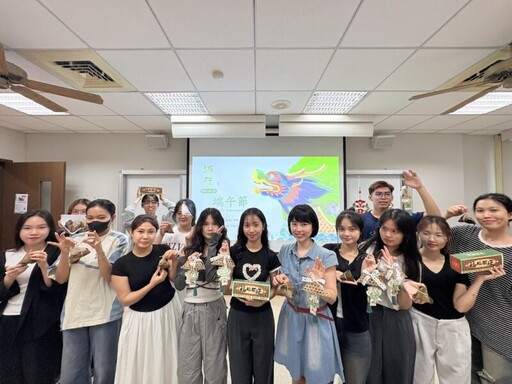 義守大學提前慶祝端午節 近300位國際學生一起體驗台灣文化魅力
