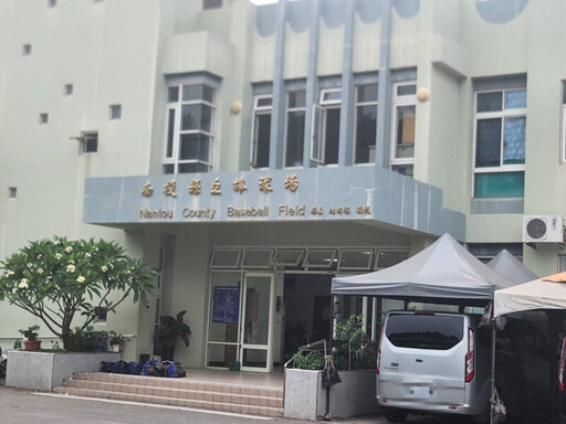 郭董棒球場設備陽春 議員促縣府充實設備