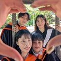 穿學士服搭六福村笑傲飛鷹 最萌創意畢業照拍攝心法