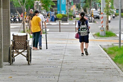 高雄苓洲國小通學步道換新 營造社區通行友善環境