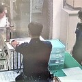 手機沒電困門外 後湖警助少女返家