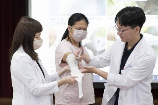 高醫皮膚部全國首創漂白水浴與濕敷療法實作教學場域 全方位守護異位性皮膚炎