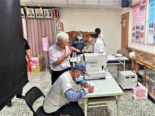 配鏡巡迴服務 關懷榮民視力照護需求