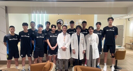 職排元年守護選手健康 展現運動醫療實力 高醫岡山醫院為台鋼天鷹排球隊員健檢
