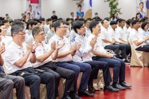 賴清德授旗萊茵魯爾世大運代表團 陳市長陪同期許旗開得勝