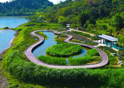 高雄觀音湖成生態景點 榮獲2025建築園冶獎及國家卓越建設獎