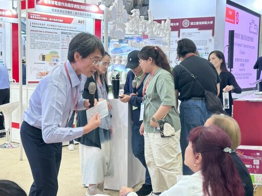 2025亞洲生技展 高科大展示專利創新材料與商品應用 獲各界重視