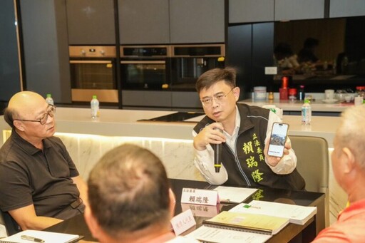 賴瑞隆出面協調 港務公司同意停止旗津拆船作業 支持旗津發展海洋觀光