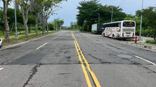 高市橋頭橋區新一路路面翻新 提升區域行車安全