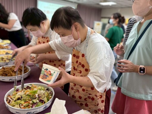 大主廚小跟班 幸福食光飄香 高雄憨兒攜手下廚同樂超有愛