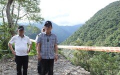 原民會曾主委曾智勇前往入高雄市那瑪夏及茂林區勘災 送暖助果農與文健站長者