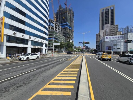 高市博愛一路與大順一路口道路下陷 水利局提早完成搶修已開放通行