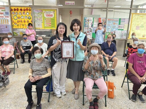臺南郵局關懷高齡長者 社區共辦延緩失能活動