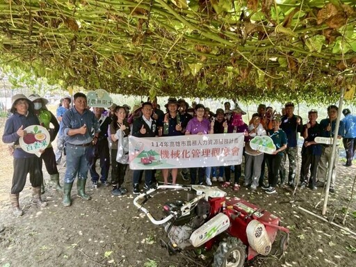 旗津爺奶與孫歡慶祖父母節 高市社會局海風傳愛