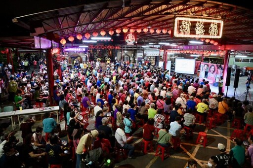 拚對手本命區！邱議瑩小港福德寺舉行《傾聽共贏》座談會 爆滿如主場優勢