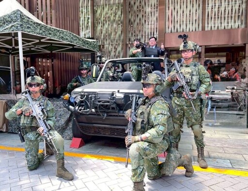 向國軍致敬 新竹大遠百「榮耀九三 軍事闖關」熱鬧登場