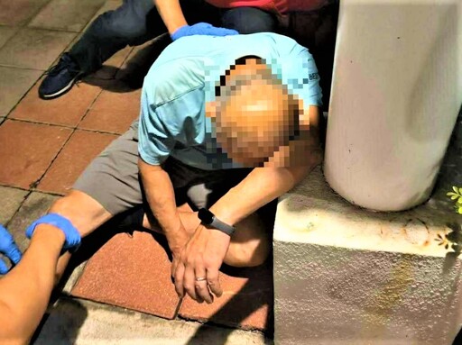 酒醉倒路旁 長竹警助男子返家