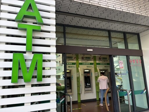 高雄郵局提民眾：詐團無孔不入，不僅騙你錢還要你賣帳戶、背刑責