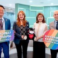 超萌高雄熊現身馬尼拉市中心櫥窗 續訪重量級單位 強化「Tara Na! Kaohsiung」高雄觀光品牌