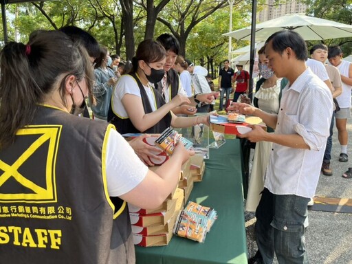 高雄市勞工局超Chill野餐交流多元文化 外籍工作者共享療癒時光