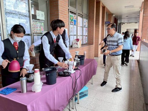 三信家商教感謝師恩 師節系列活動溫馨滿校園