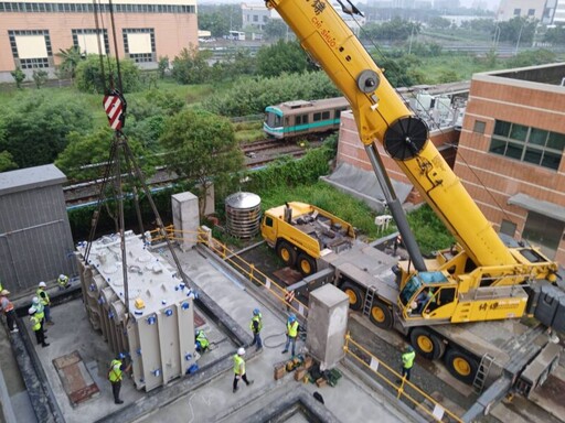 高雄捷運岡山路竹延伸線能源調度中心(BSS7)大型設備 運輸及設備進場