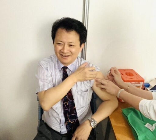 公費流感和新冠疫苗開打 高醫設置「快打站」 隨到隨打守護全民健康