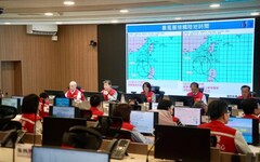 鳳凰颱風逼近 屏東災害應變中心提升一級開設 縣長周春米籲請鄉親做好防颱措施