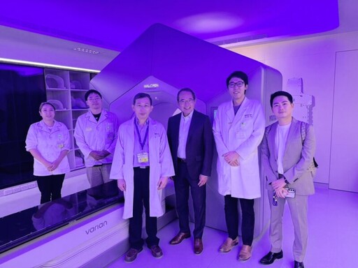 美國哈肯薩克癌症中心專家來訪高雄秀傳交流 ZAP-X 精準放射手術成焦點