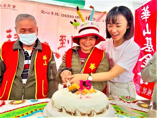 華山六腳建站15週年 孤老體驗挑戰童趣烤畫製作