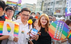 賴瑞隆出席高雄同志大遊行 讓每一種顏色都被看見
