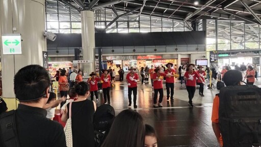 響應國際身障日 高鐵台南站快閃演出