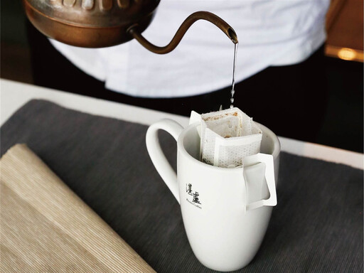 掛耳包泡出來的咖啡比較淡？照步驟學會如何正確以濾掛式咖啡包泡出好咖啡！
