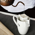 掛耳包泡出來的咖啡比較淡？照步驟學會如何正確以濾掛式咖啡包泡出好咖啡！