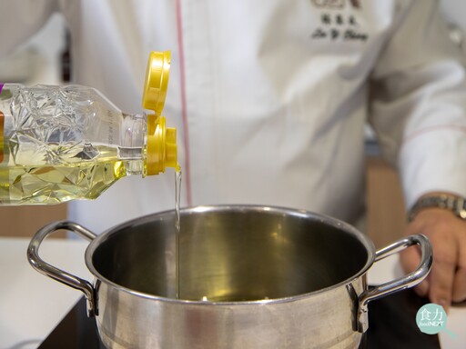 【食聞】強強聯手！腸胃科醫師教你挑健康好油×主廚教你純芥花油這樣料理超美味！