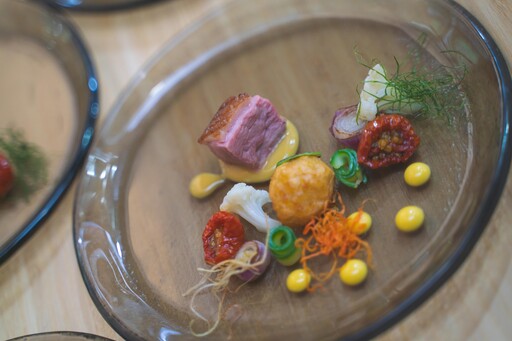 【食聞】2025聯合利華未來菜單趨勢分享會以10道菜揭示4大潮流！黑白大廚料理狂人驚喜現身