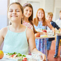英研究追蹤5300名兒童13年：挑食延續到青春期 校園午餐成改善關鍵
